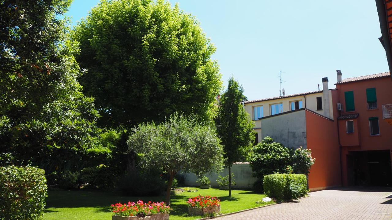 R&B Giardino 34 Bed and Breakfast Forlì Eksteriør billede